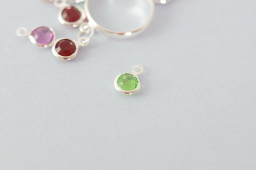 Achat mini pendentif perle en verre à facettes vert clair pastel 6 mm avec contours argentés