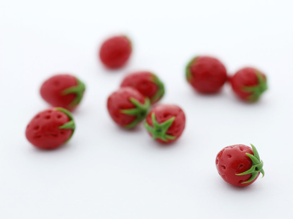 Vente fraise miniature fimo décoration gourmande en résine