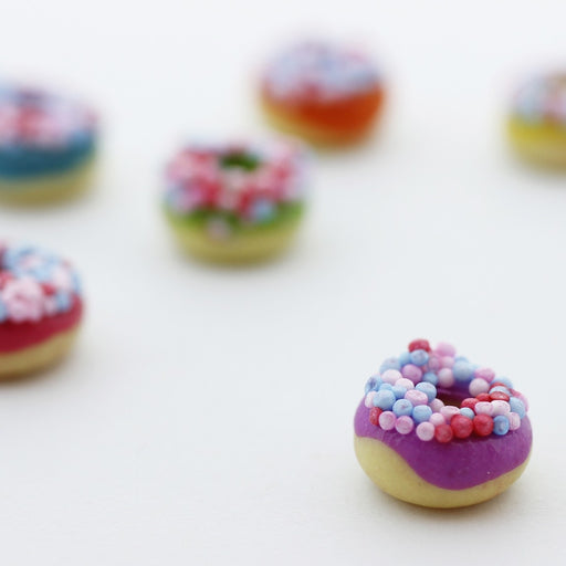 Achat donut prune miniature fimo 1cm - création gourmande pate polymère