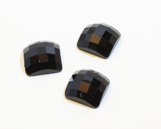 Achat x3 perles noires carrées à facettes - création de bijoux