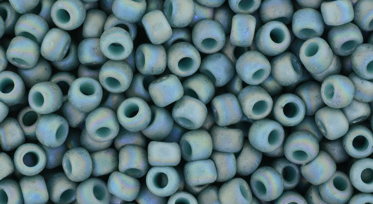 Vente cc2634F perles de rocaille Toho 8/0 semi glazed rainbow Turquoise (10g)