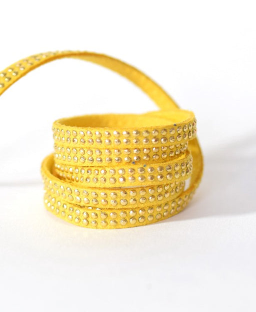 Achat au détail suédine cloutée jaune x1M strass aluminium dorés 5x2mm cordon suédine au mètre