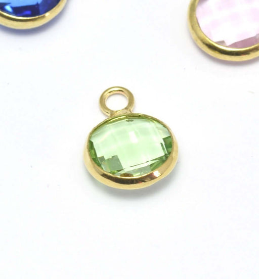 Vente au détail 1 pendentif or 12x9x5 mm, Trou: 2 mm et verre à facettes vert crystal avec contours dorés