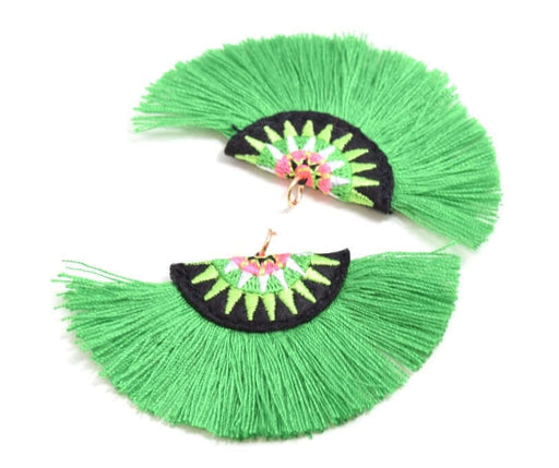 Achat 1 pompon pendentif vert brodé et anneau. Taille 7,5 cm - pour bijoux, couture ou déco de sacs,
