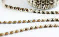 Achat au détail chaine rivet à clous pyramide dorés 9mm vendue par 30cm